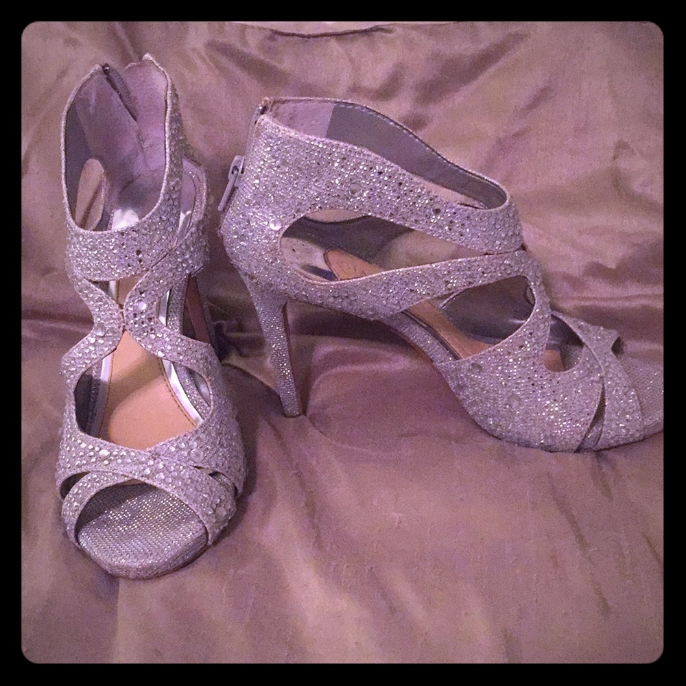Silver studded Gianni Bini heels